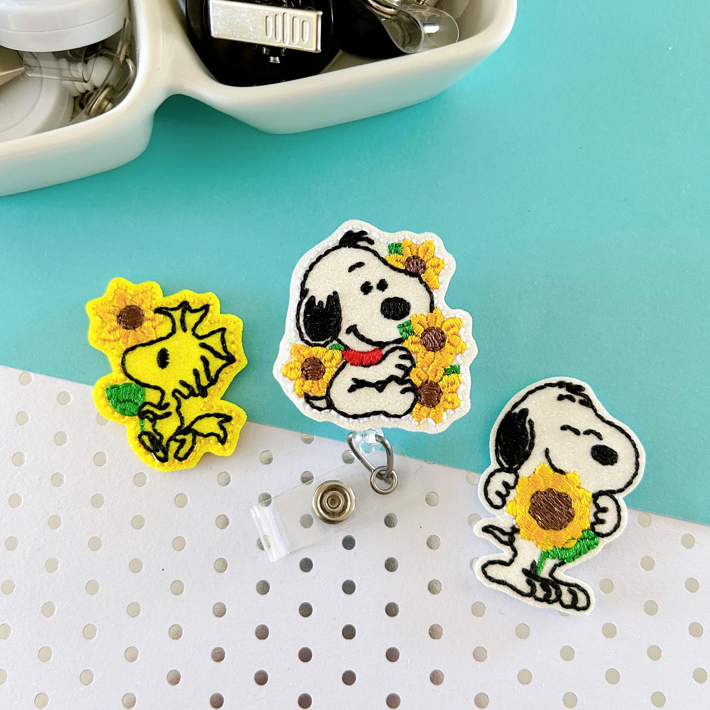 Sunflower Beagle & Bird Badge Toppers